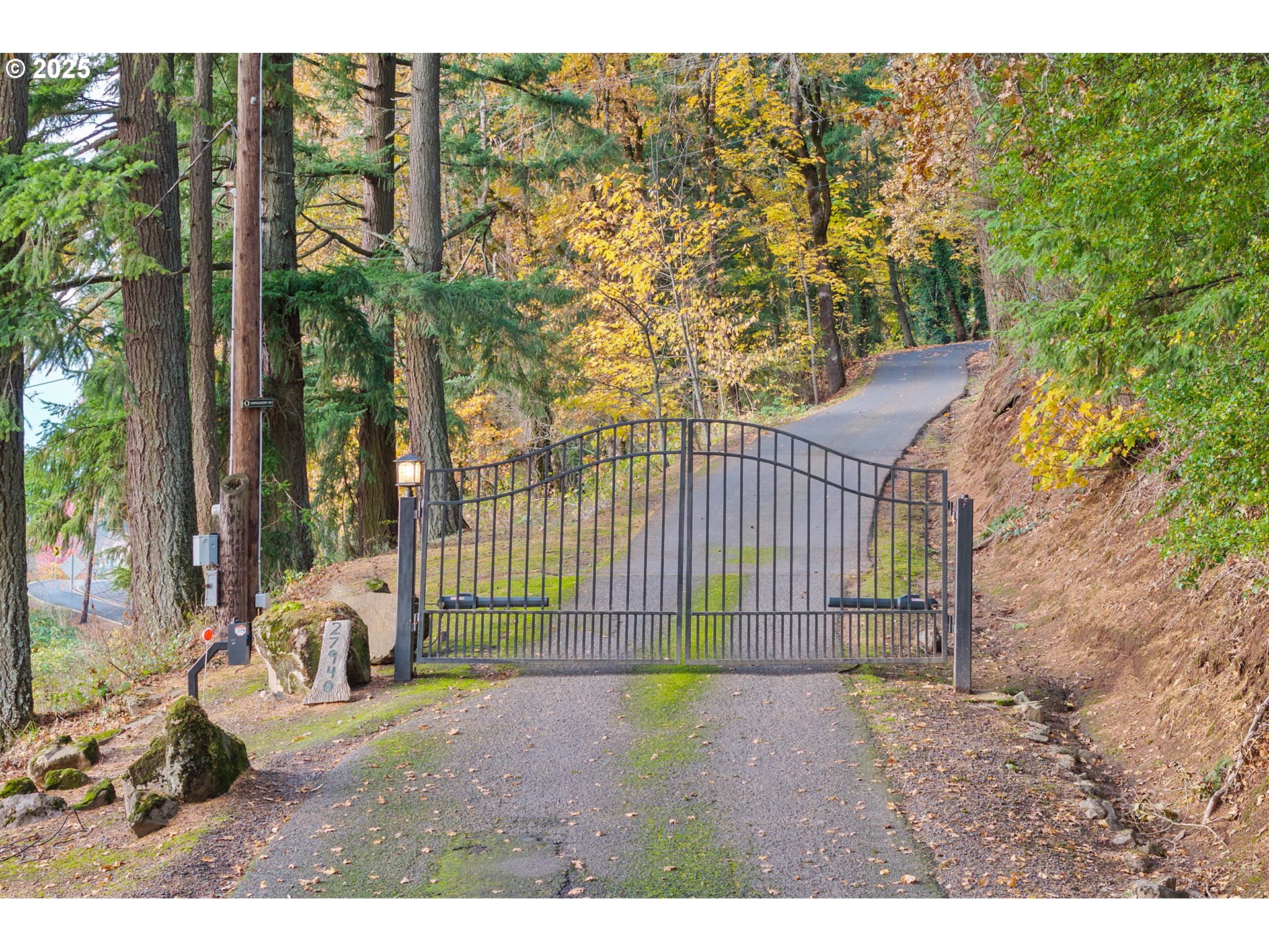 27940 Southwest Mountain Road West Linn, OR 97068 - Photo 11 of 42