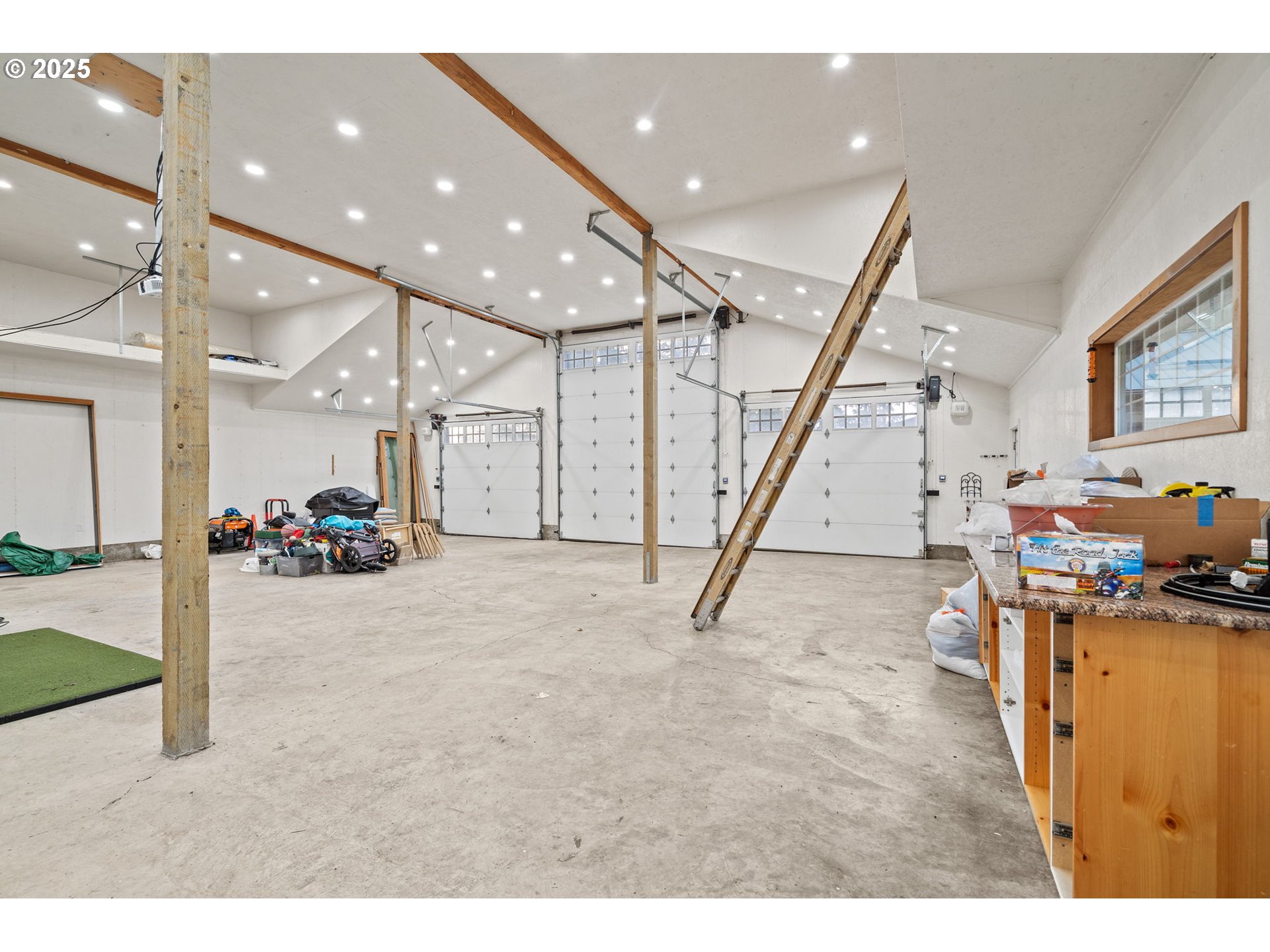 27940 Southwest Mountain Road West Linn, OR 97068 - Photo 29 of 42