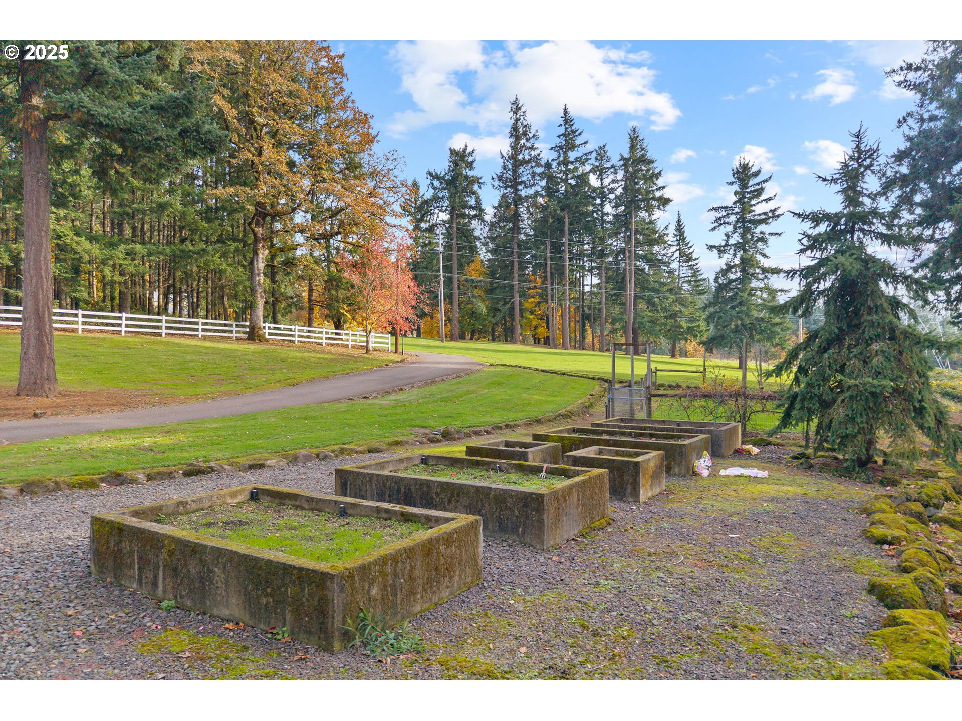 27940 Southwest Mountain Road West Linn, OR 97068 - Photo 9 of 42