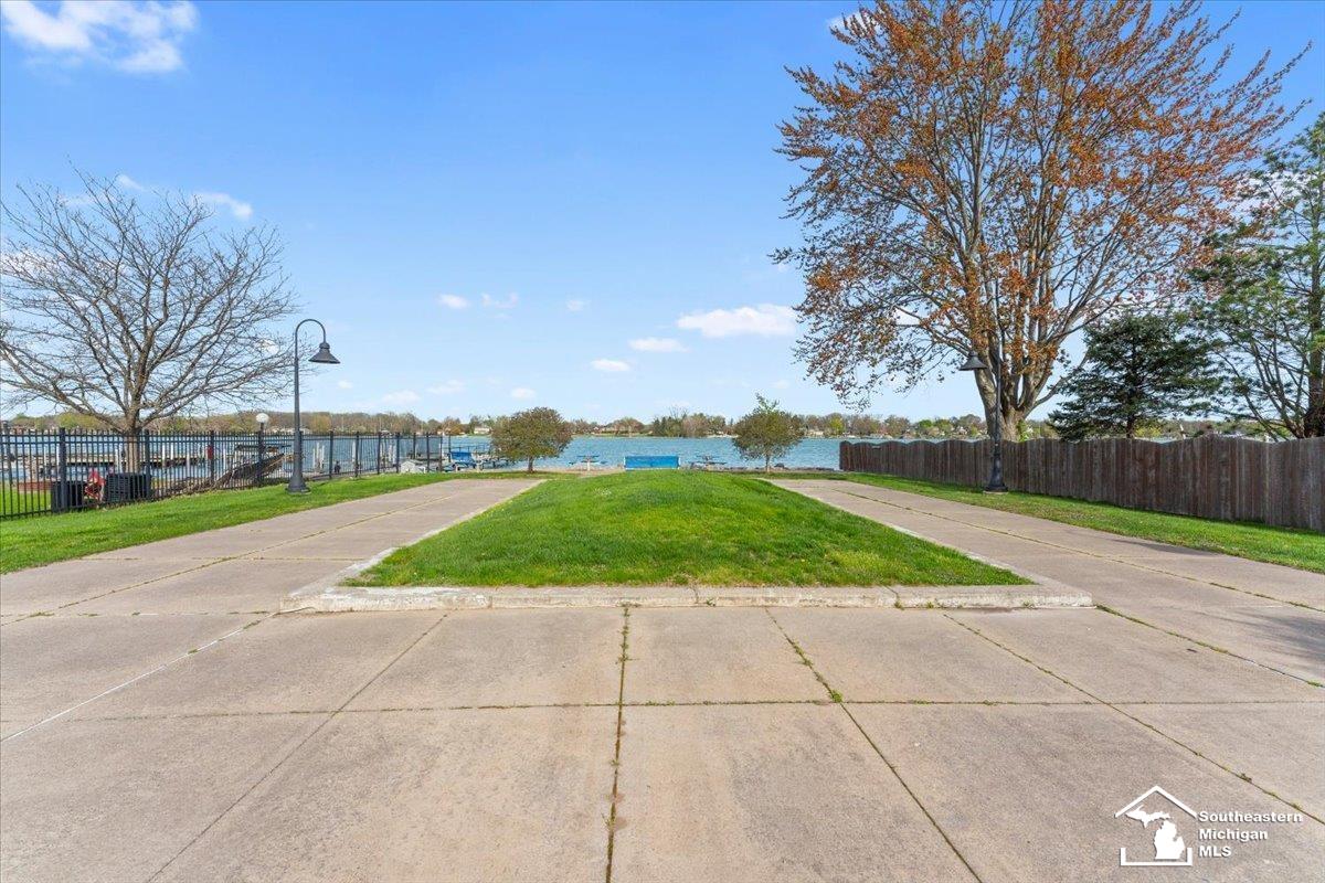2767 Riverside Court Trenton, MI 48183 - Photo 39 of 46 50200895-2719d7c2-d1b3-4a5f-9da1-291c85d4ecd3.JPG