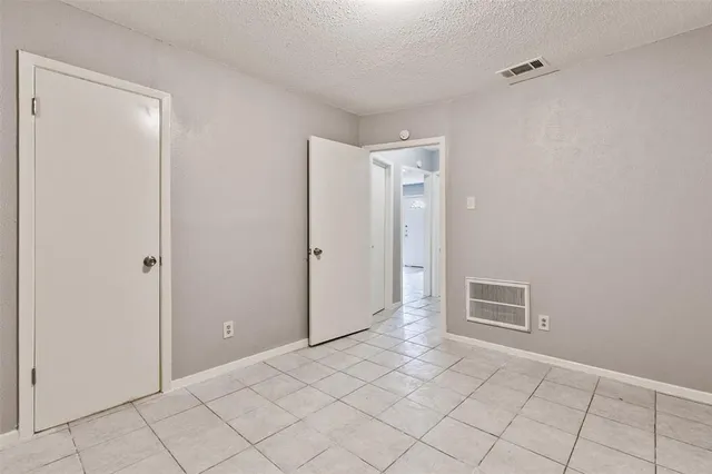 $1,295 | 811 Redbird Drive, Unit 815, Irving, TX 75061