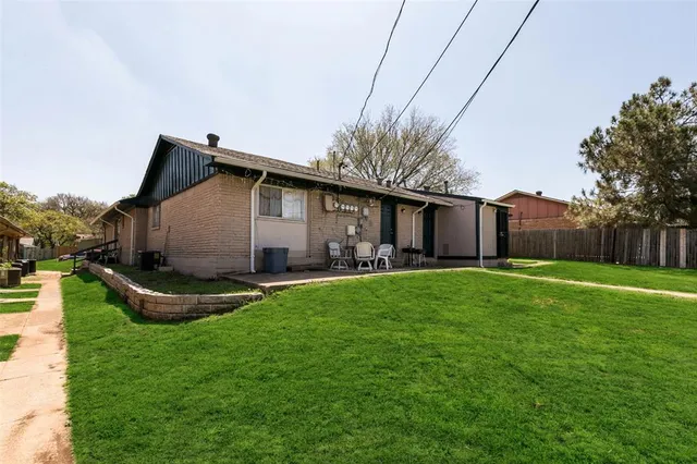 $1,295 | 811 Redbird Drive, Unit 815, Irving, TX 75061