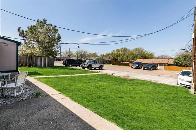 $1,295 | 811 Redbird Drive, Unit 815, Irving, TX 75061