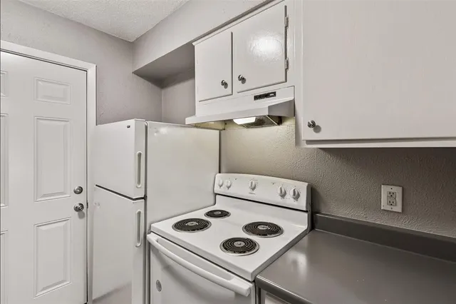 $1,295 | 811 Redbird Drive, Unit 815, Irving, TX 75061