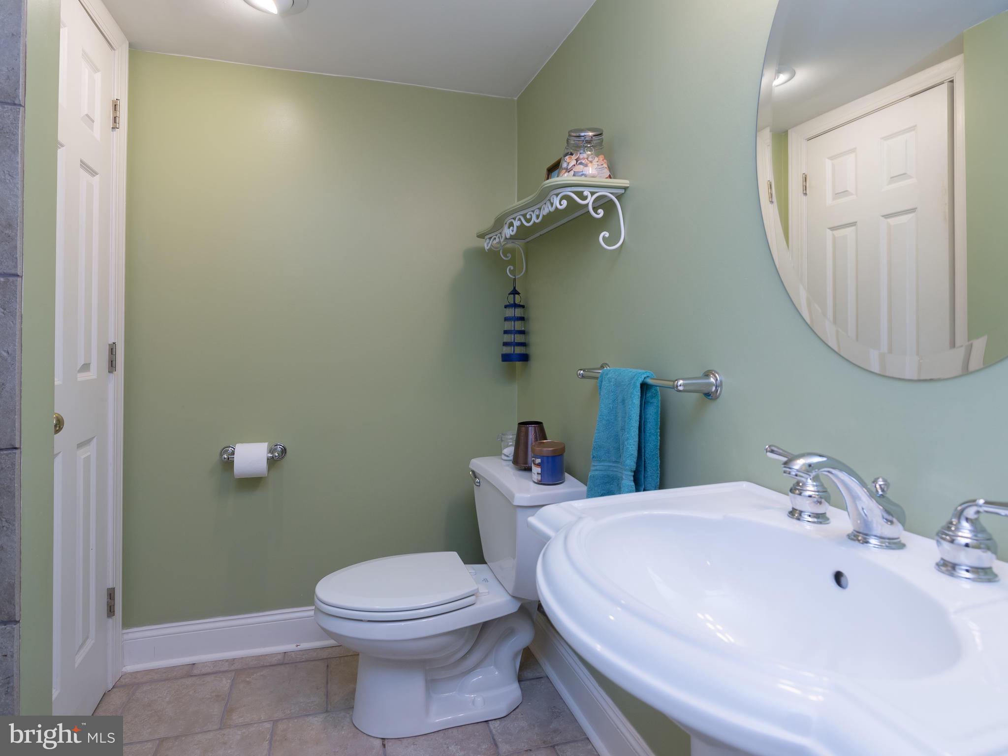 2254 Dermond Avenue Upper Darby, PA 19082 - Photo 17 of 18