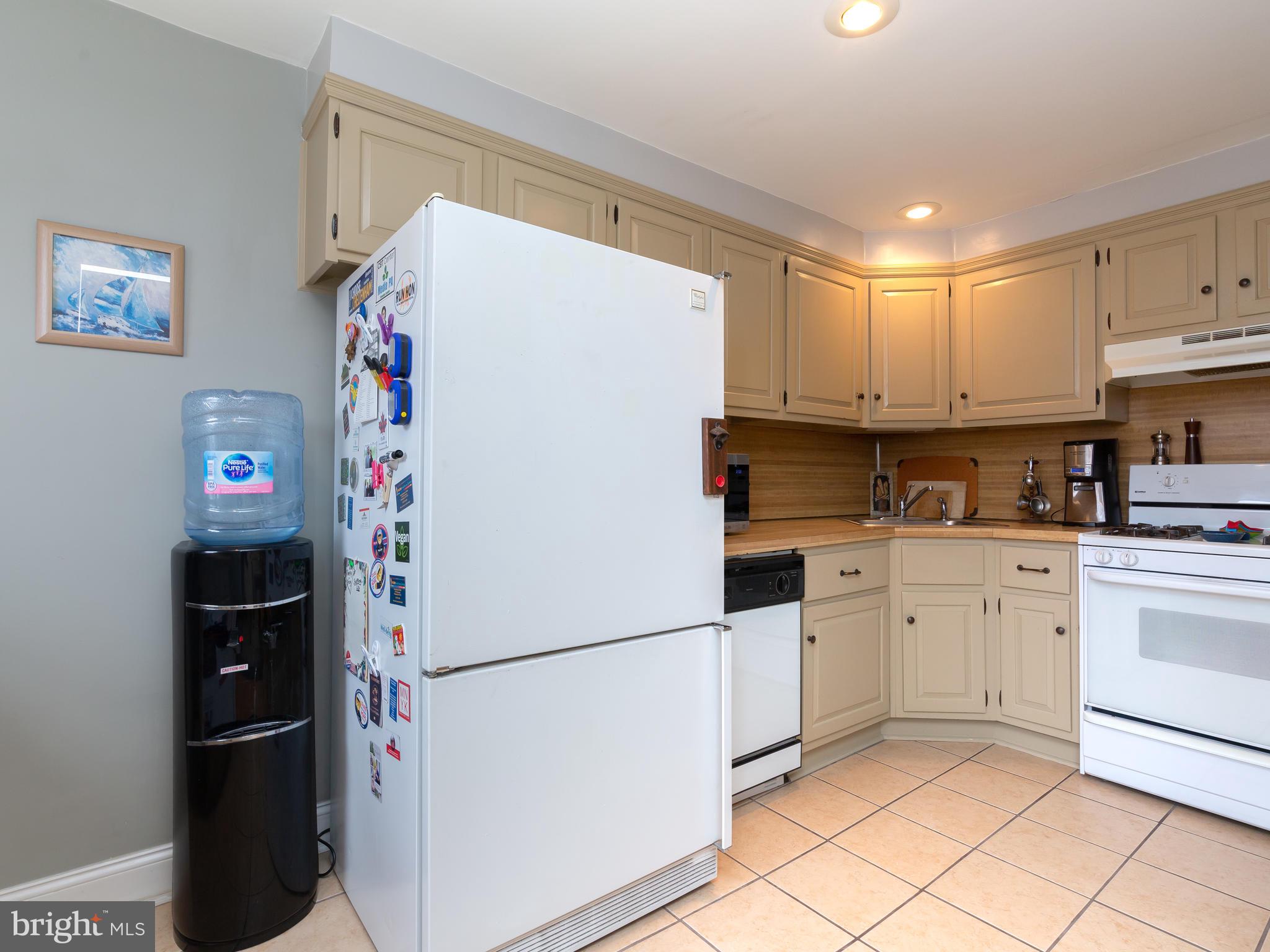 2254 Dermond Avenue Upper Darby, PA 19082 - Photo 10 of 18