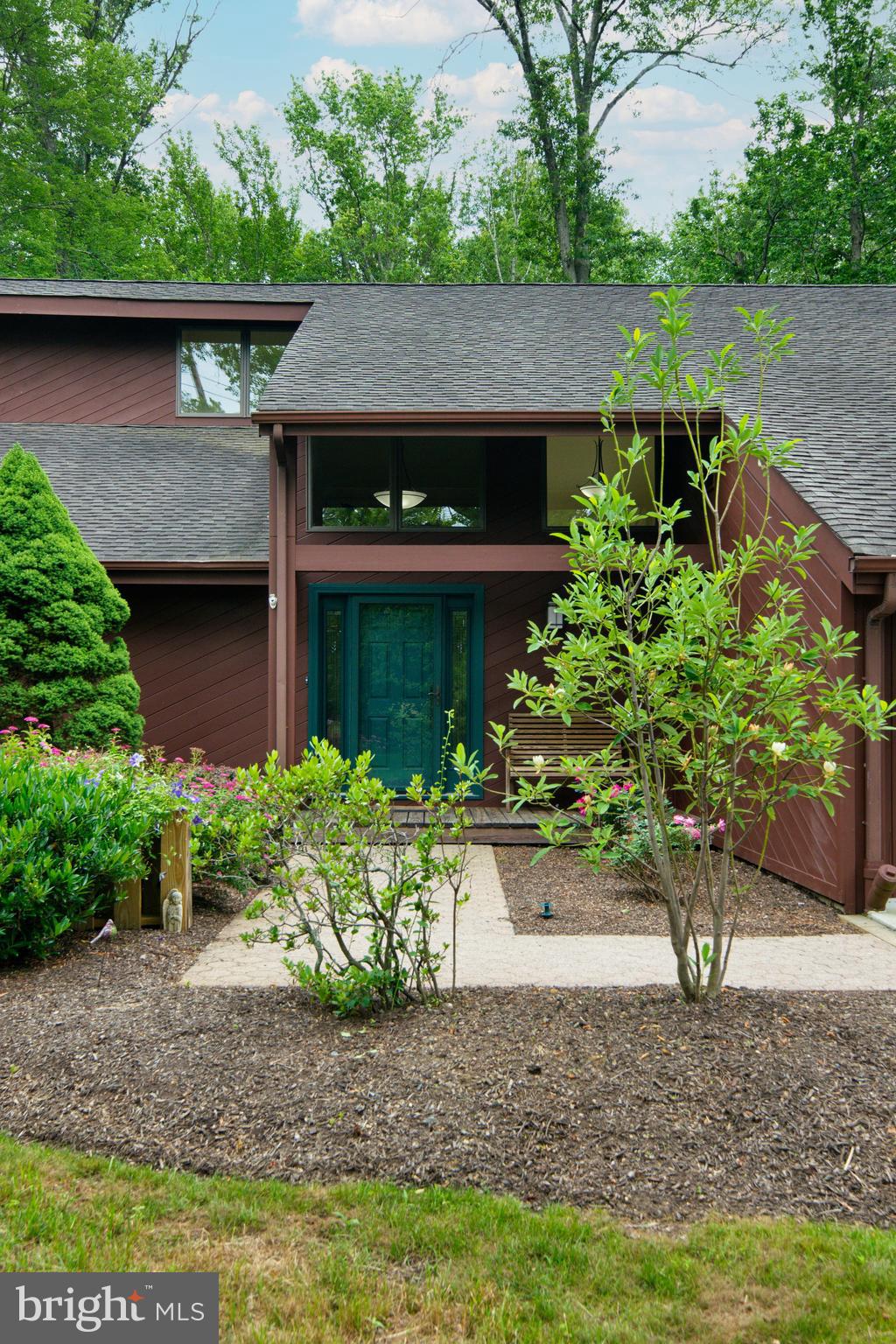 11 Carson Road Princeton, NJ 08540 - Photo 7 of 37 Contemporary facade with architectural features.