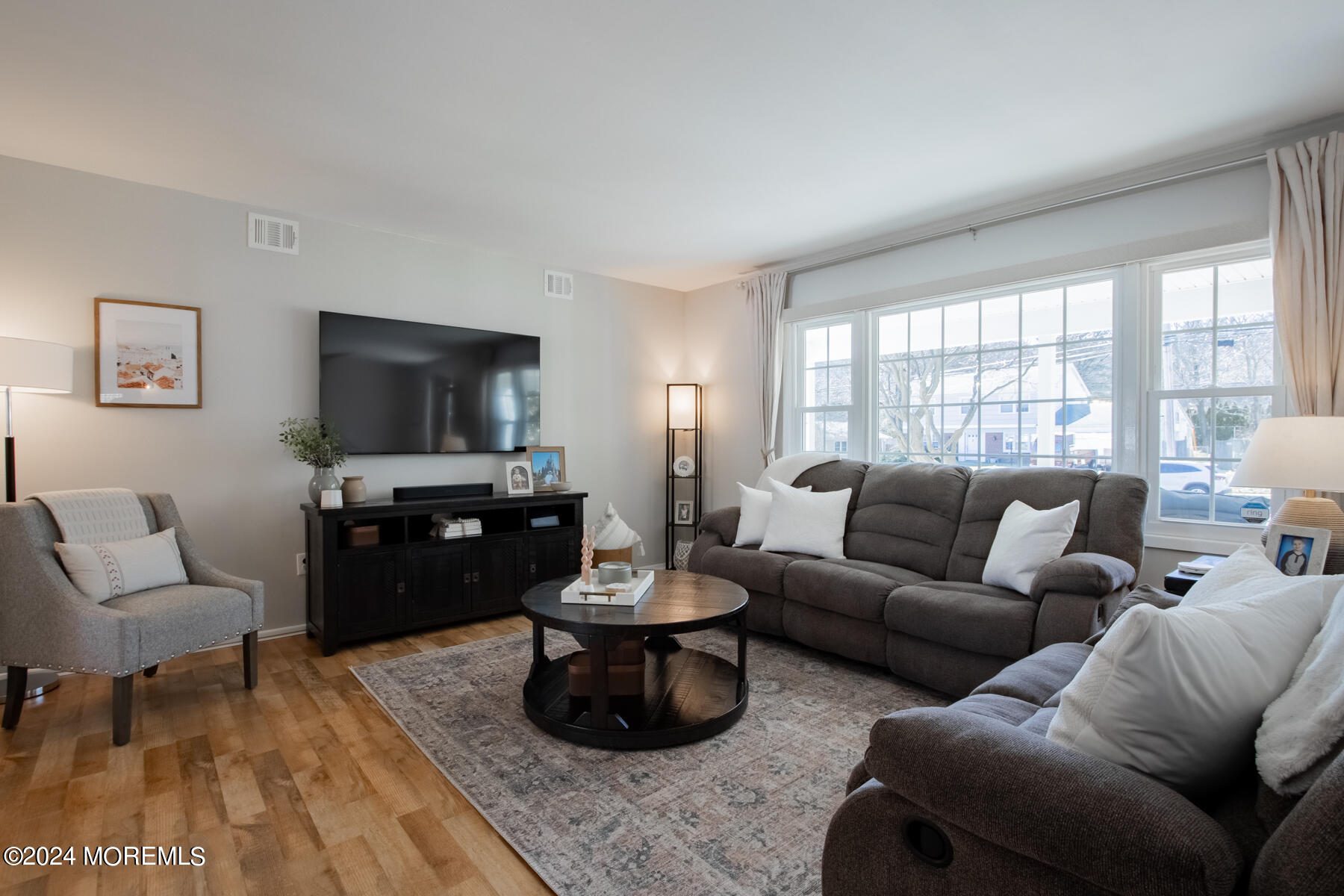 179 Van Brackle Road Aberdeen, NJ 07747 - Photo 3 of 23 Family Room (2)