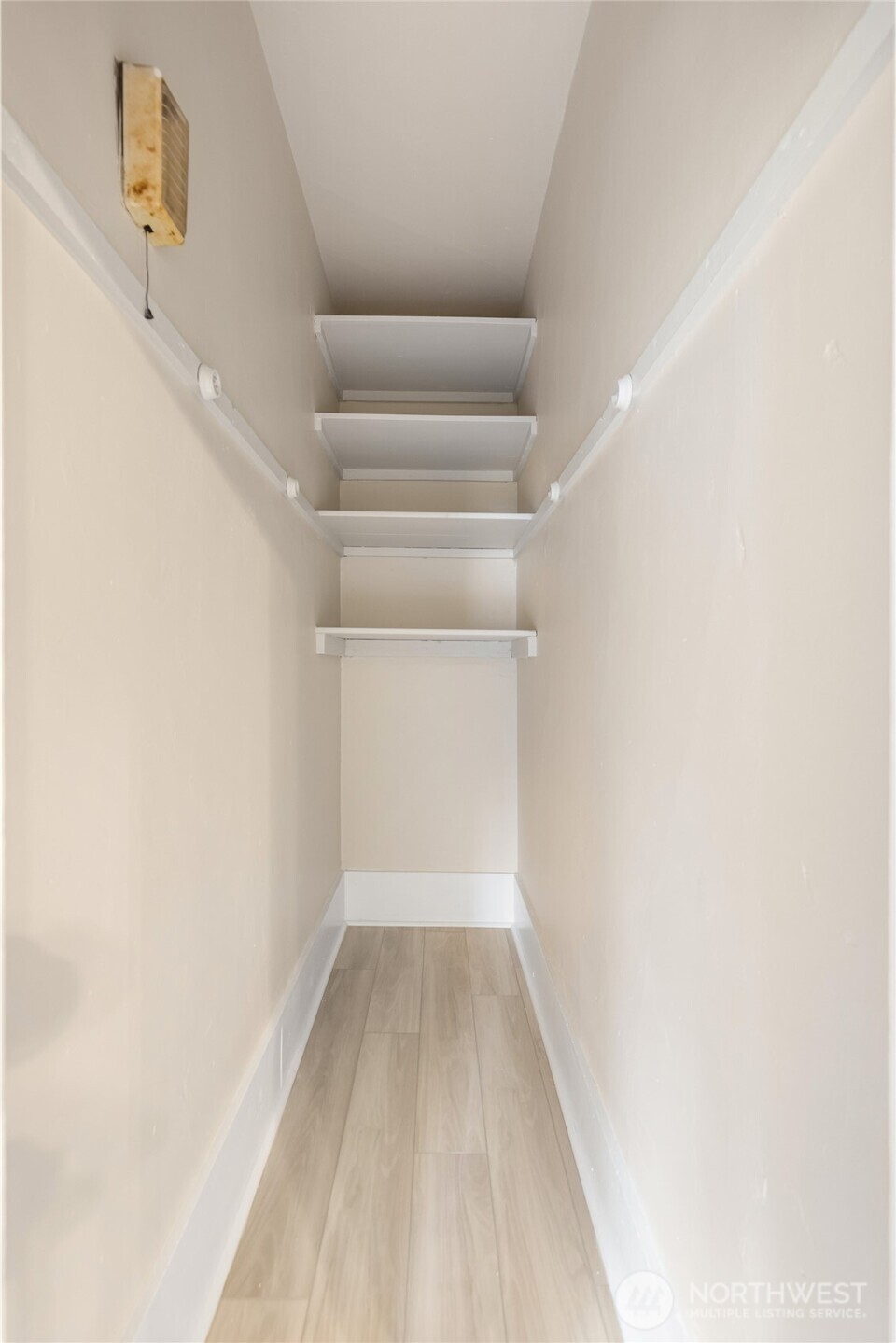 3722 Oakes Avenue Everett, WA 98201 - Photo 27 of 27 a view of small space