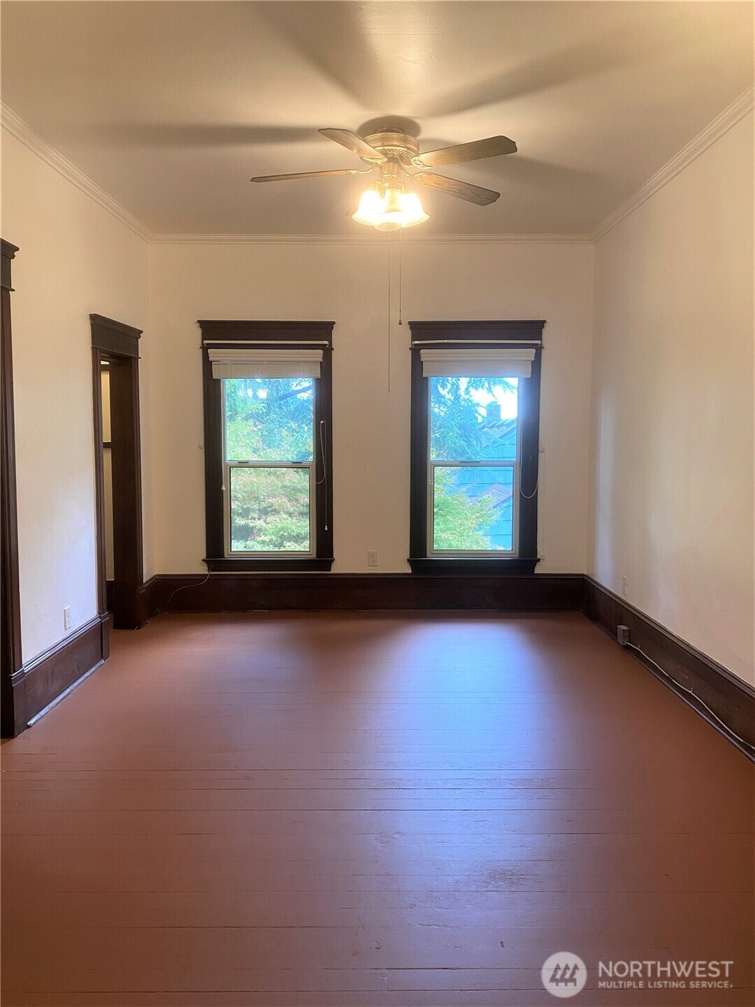 3722 Oakes Avenue Everett, WA 98201 - Photo 7 of 27 an empty room with windows