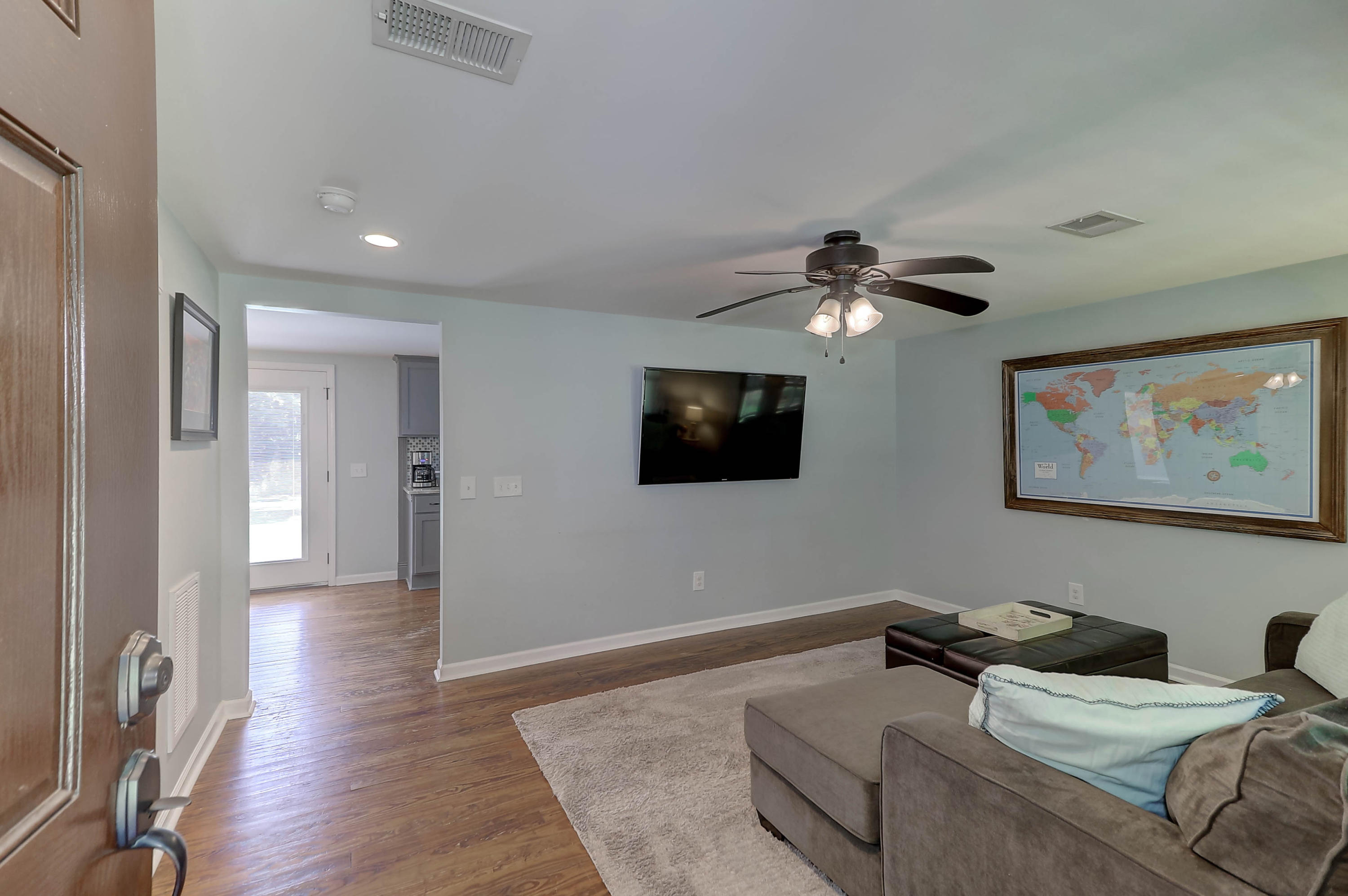 3961 River Road Johns Island, SC 29455 - Photo 5 of 27 Living Room