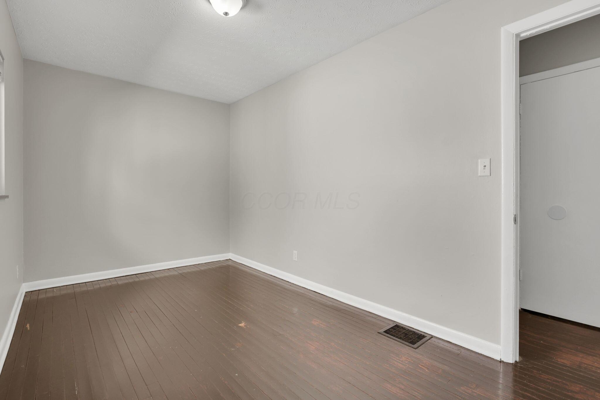 1865 Agler Road, Unit 1867 Columbus, OH 43224 - Photo 21 of 37 20-web-or-mls-G02A6123
