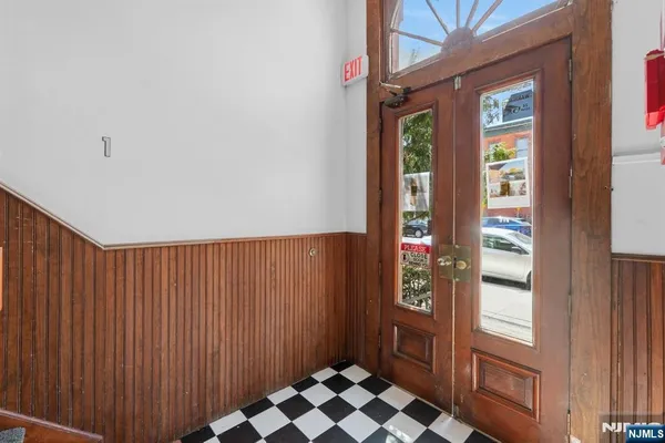 $589,900 | 278 Monmouth Street, Unit 201, Jersey City, NJ 07302