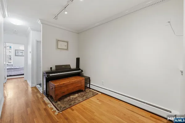 $589,900 | 278 Monmouth Street, Unit 201, Jersey City, NJ 07302