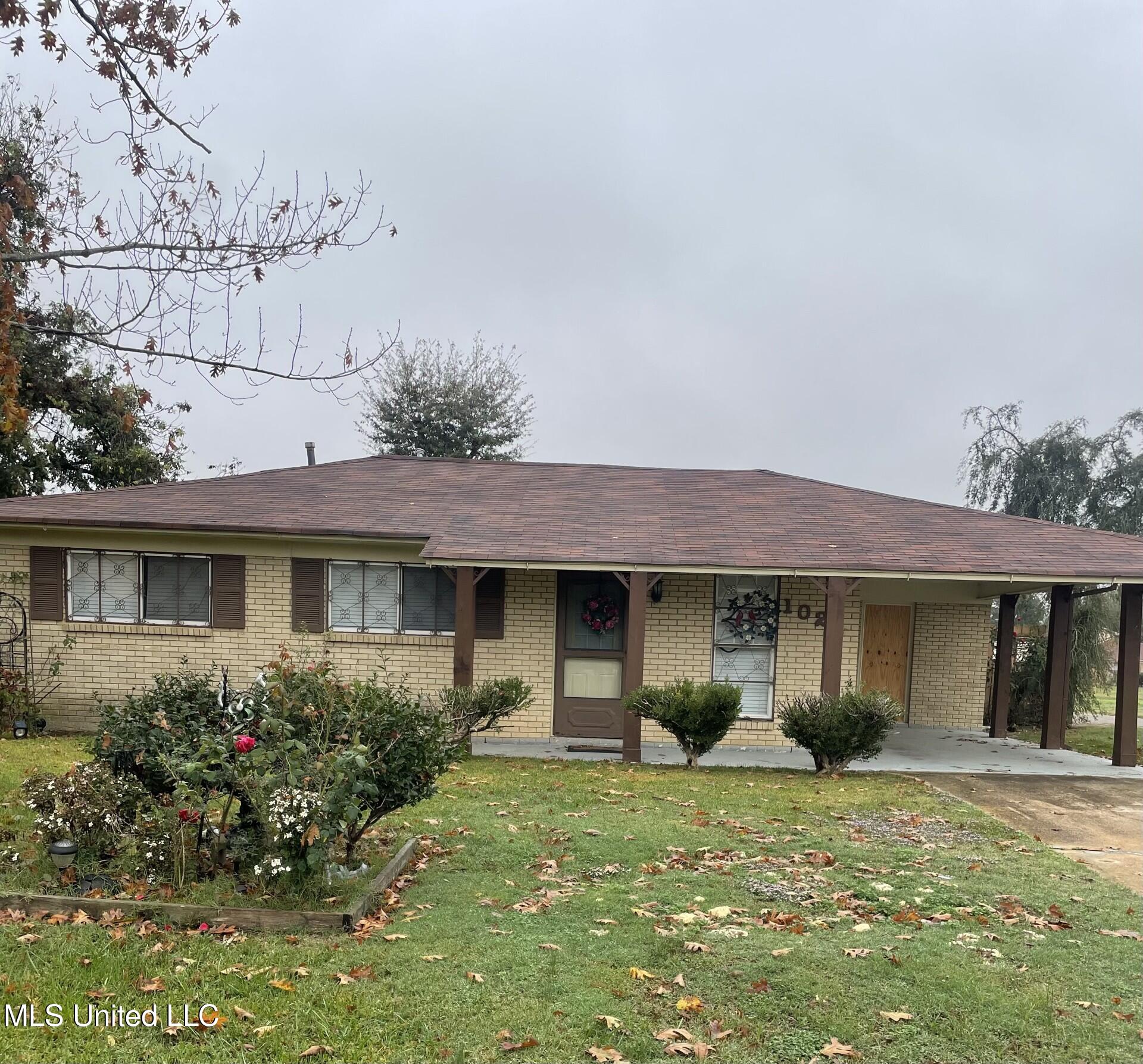1025 Ritchie Avenue Clarksdale, MS 38614 - Photo 1 of 17 Front View
