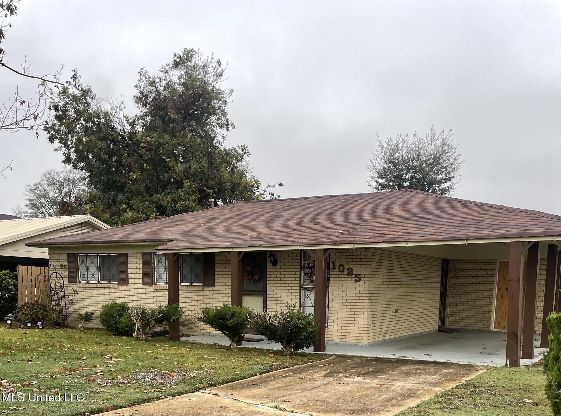 1025 Ritchie Avenue Clarksdale, MS 38614 - Photo 2 of 17 Front View
