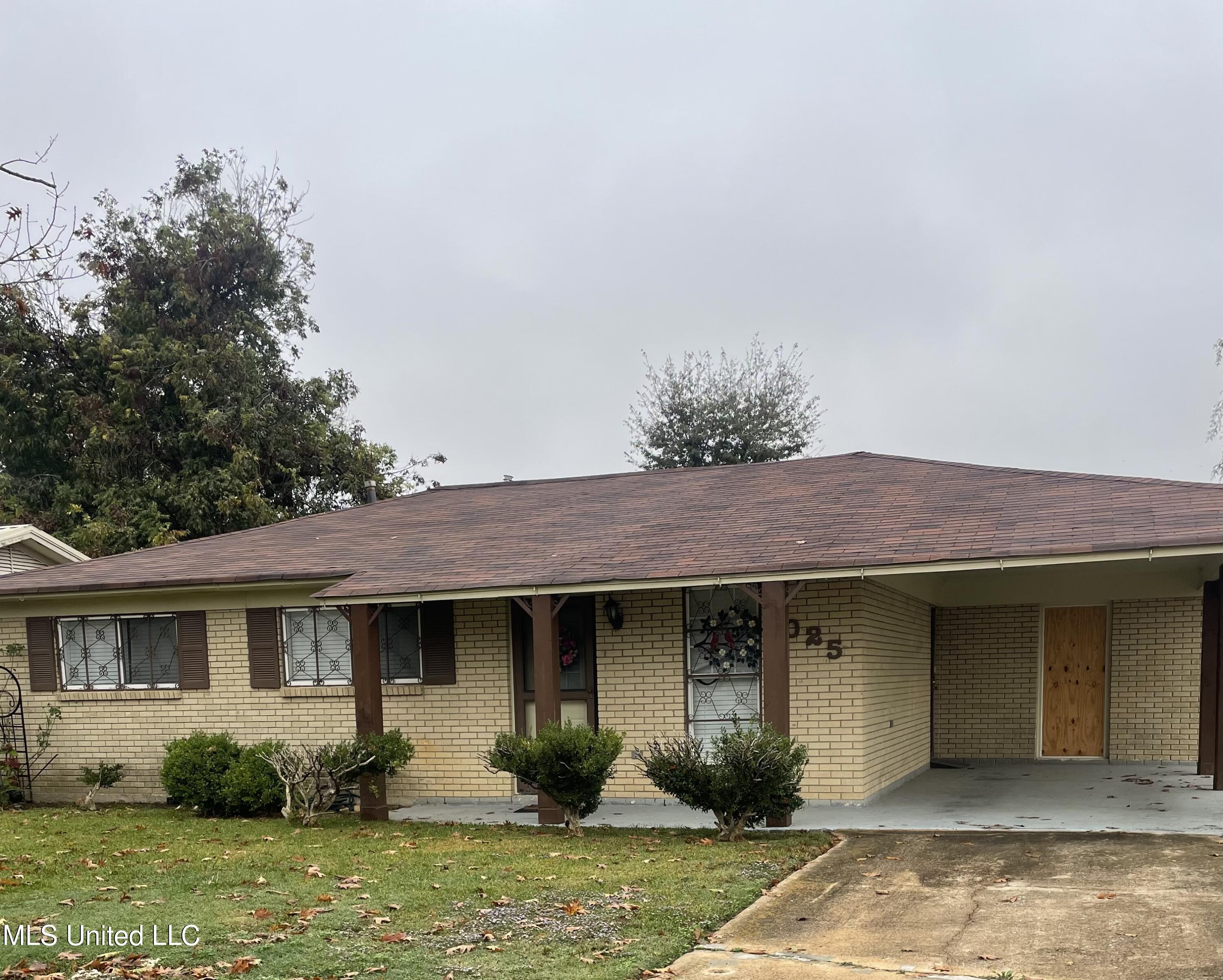 1025 Ritchie Avenue Clarksdale, MS 38614 - Photo 3 of 17 Front View