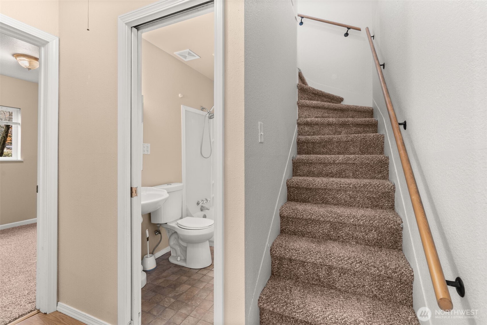 600 South Diamond Street Centralia, WA 98531 - Photo 22 of 34 a view of a bathroom from a corridor
