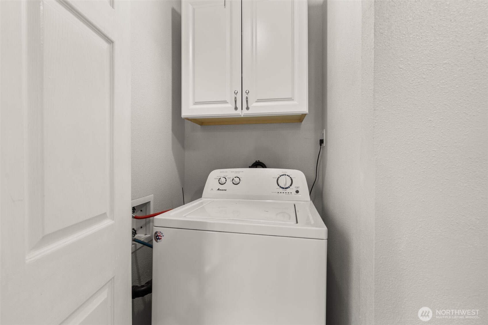 600 South Diamond Street Centralia, WA 98531 - Photo 26 of 34 a utility room with dryer and washer