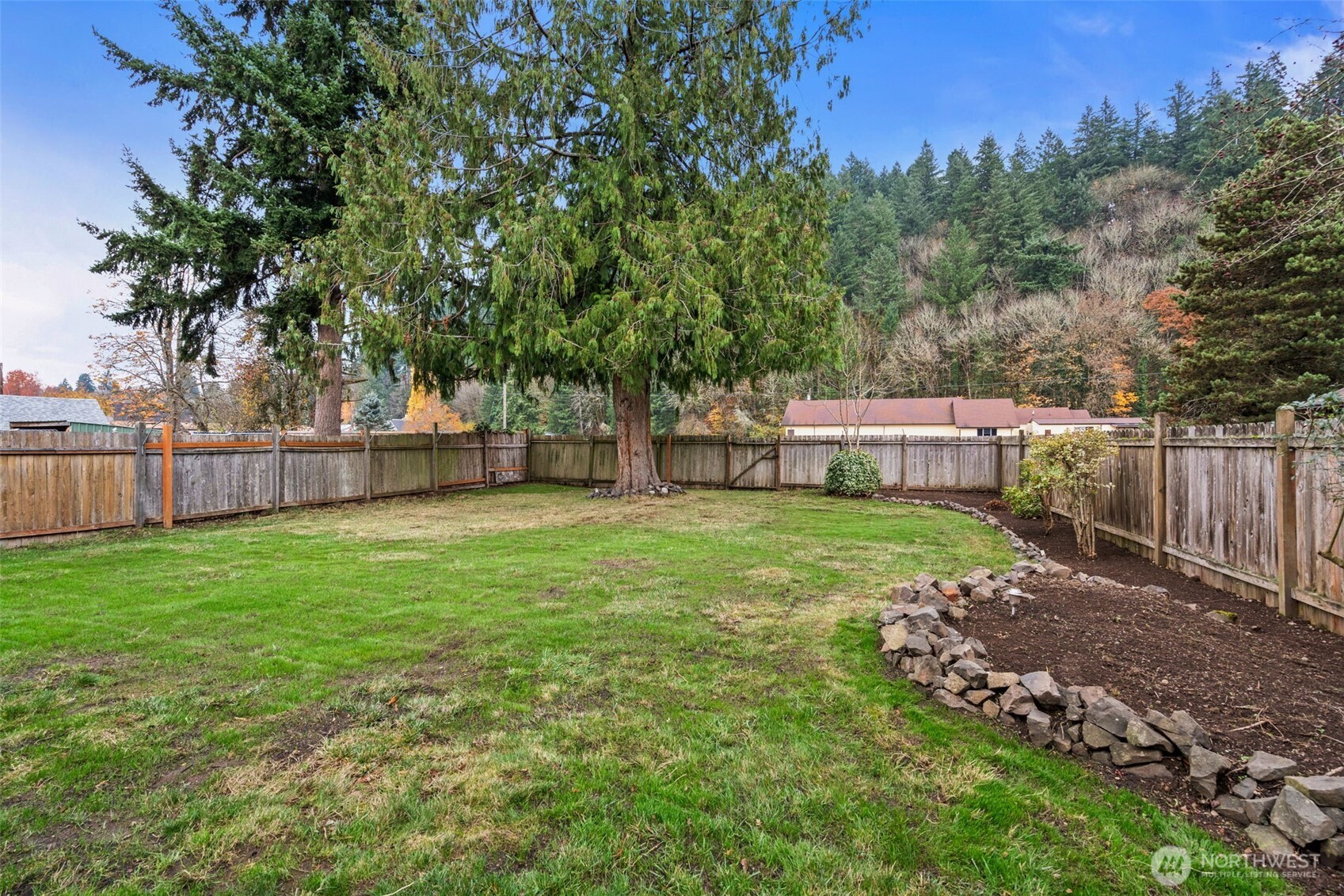 600 South Diamond Street Centralia, WA 98531 - Photo 33 of 34 a view of a backyard with a garden