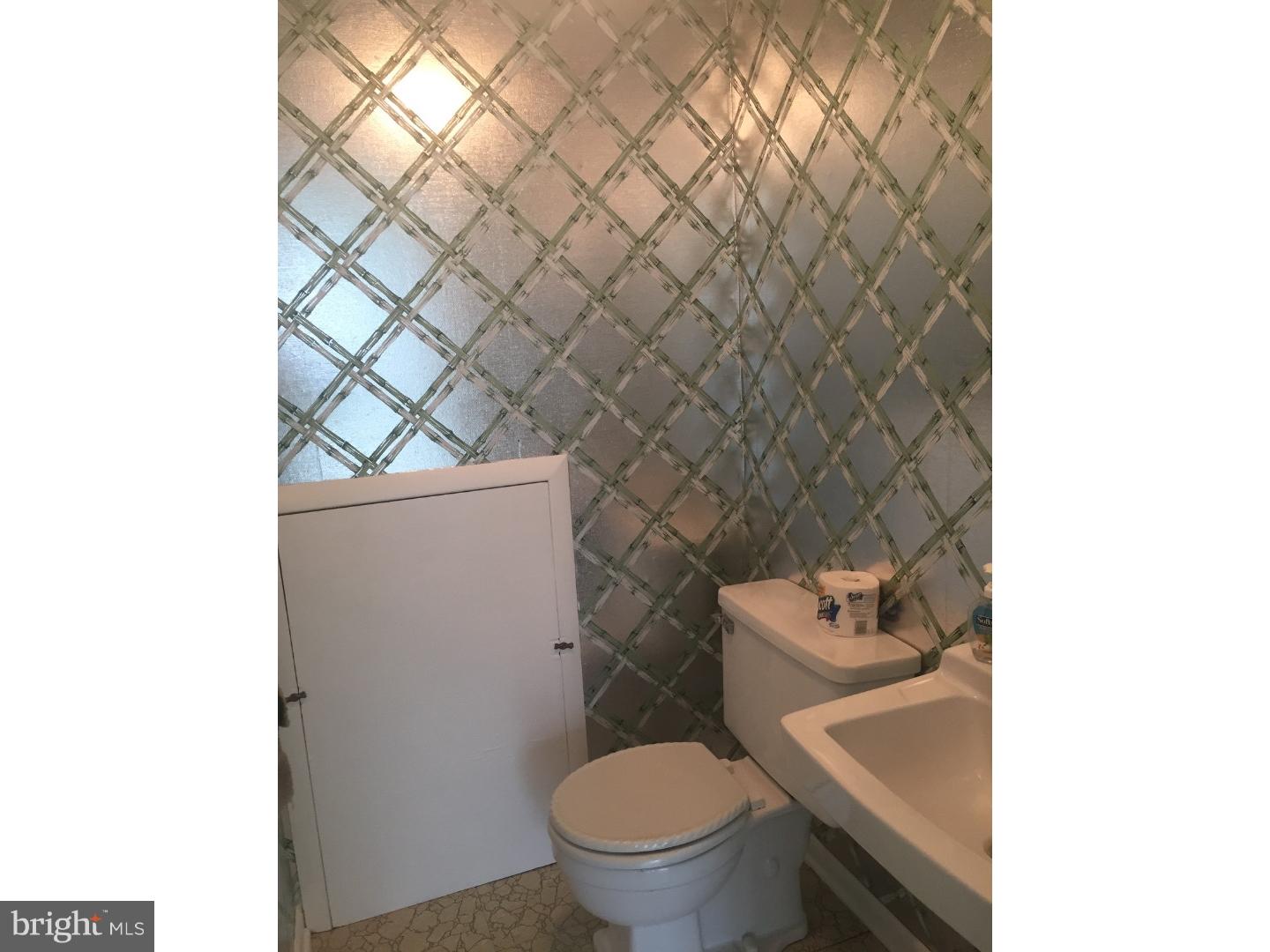 918 Andover Road Lansdale, PA 19446 - Photo 14 of 17 Bathroom