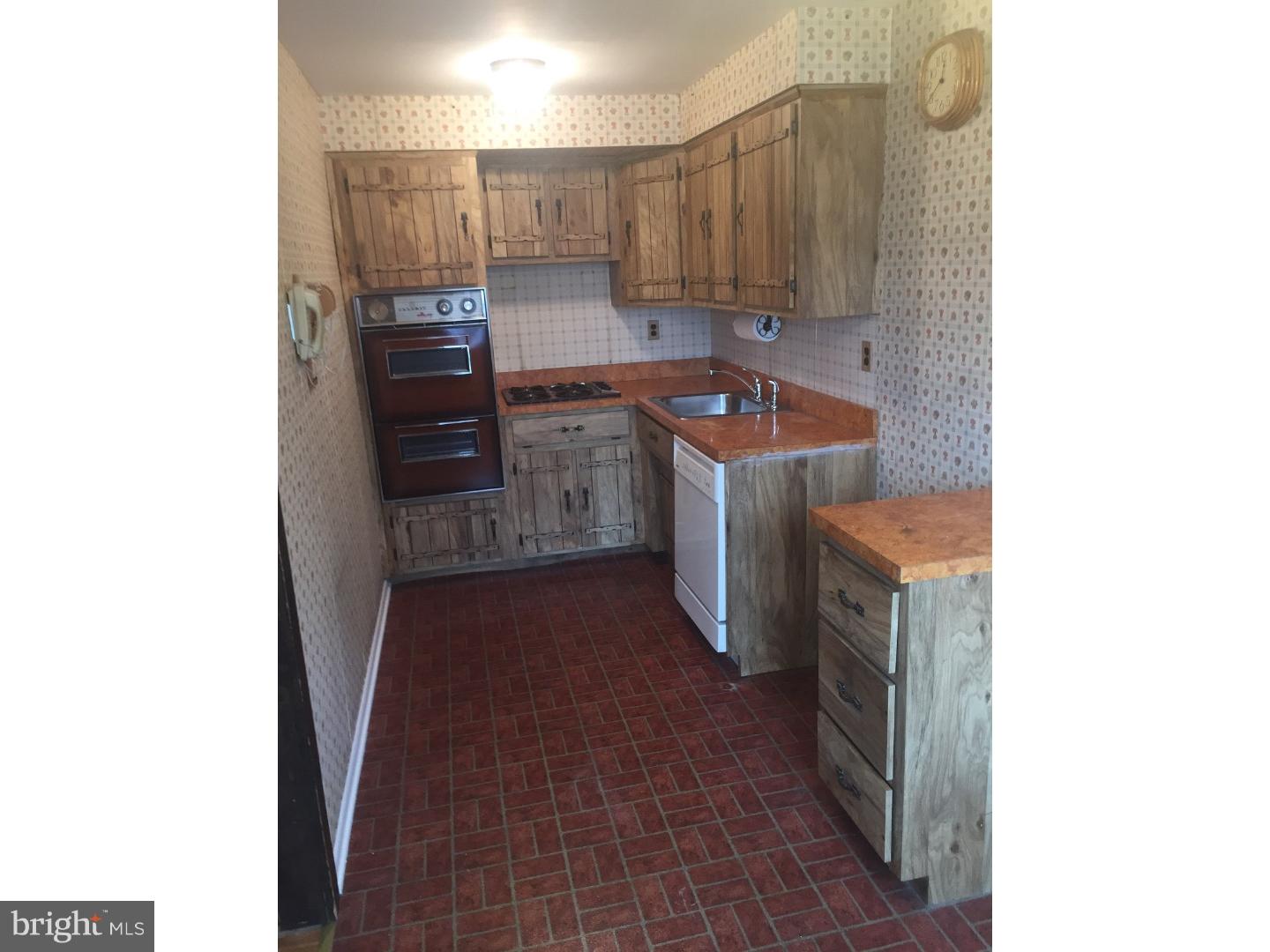 918 Andover Road Lansdale, PA 19446 - Photo 5 of 17 Kitchen