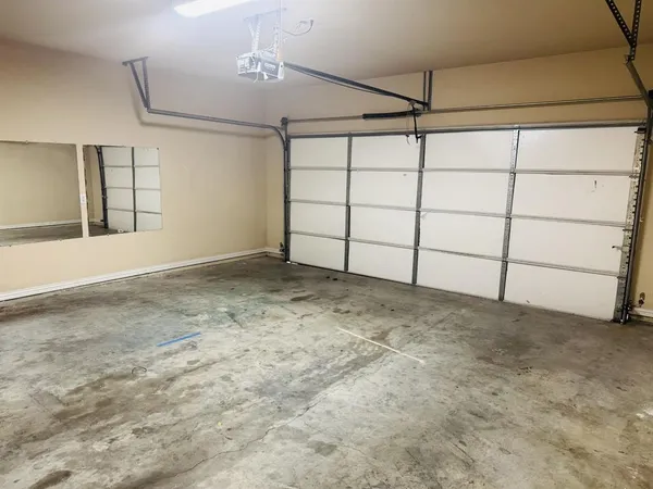 $1,450 | 1627 Summerhill Court, Granbury, TX 76048