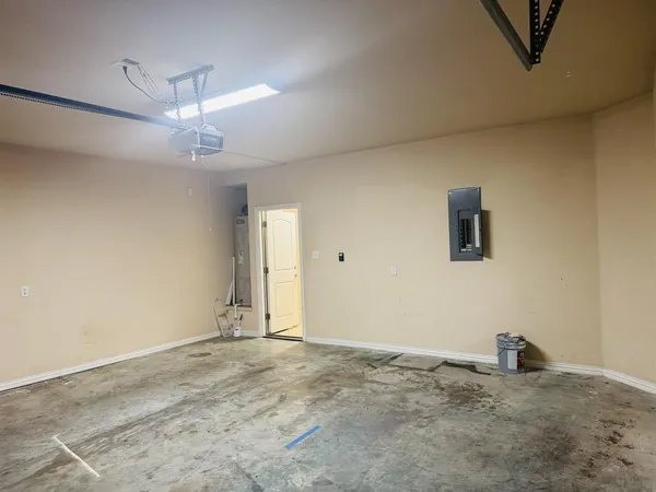 $1,450 | 1627 Summerhill Court, Granbury, TX 76048