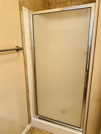 $1,450 | 1627 Summerhill Court, Granbury, TX 76048