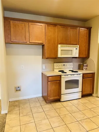 $1,450 | 1627 Summerhill Court, Granbury, TX 76048