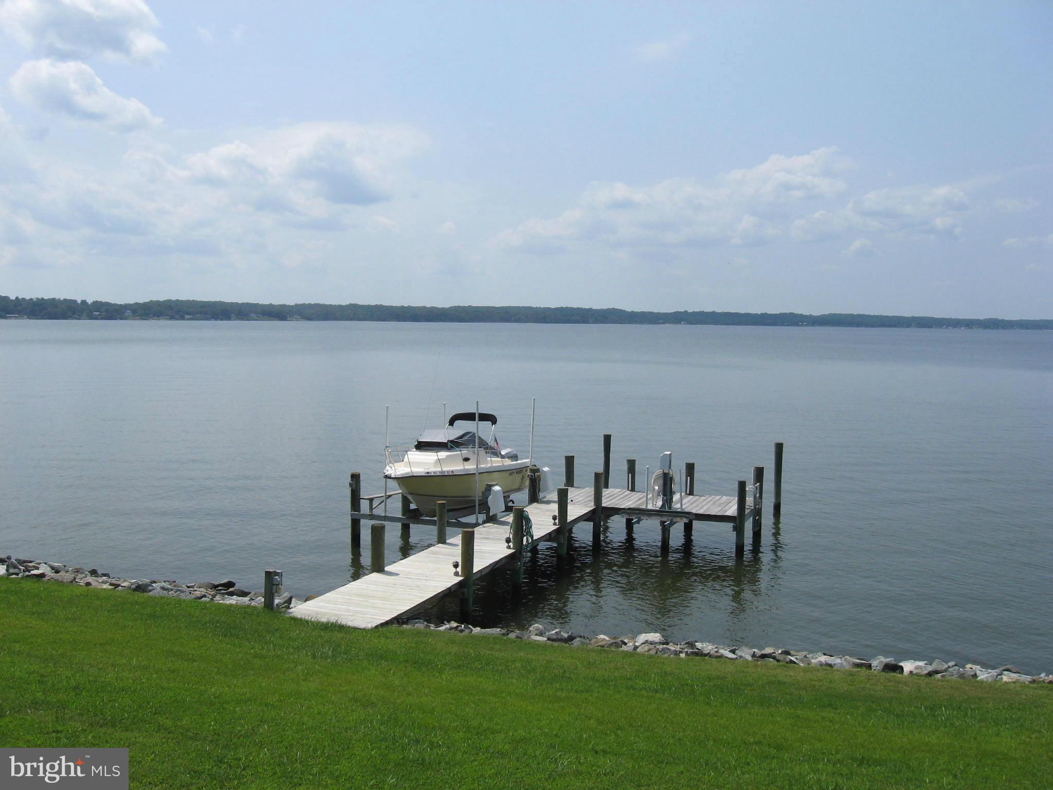 9395 River View Road Broomes Island, MD 20615 - Photo 4 of 22 Private pier w/10K boat lift