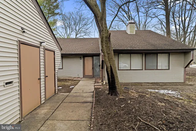 $224,900 | 16 East Bluebell Lane, Mount Laurel, NJ 08054