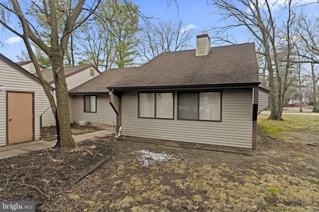 $224,900 | 16 East Bluebell Lane, Mount Laurel, NJ 08054