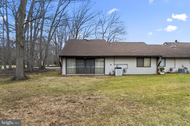 $224,900 | 16 East Bluebell Lane, Mount Laurel, NJ 08054