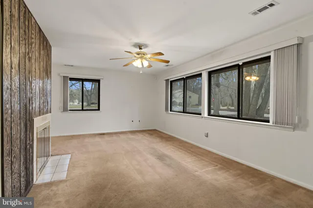 $224,900 | 16 East Bluebell Lane, Mount Laurel, NJ 08054