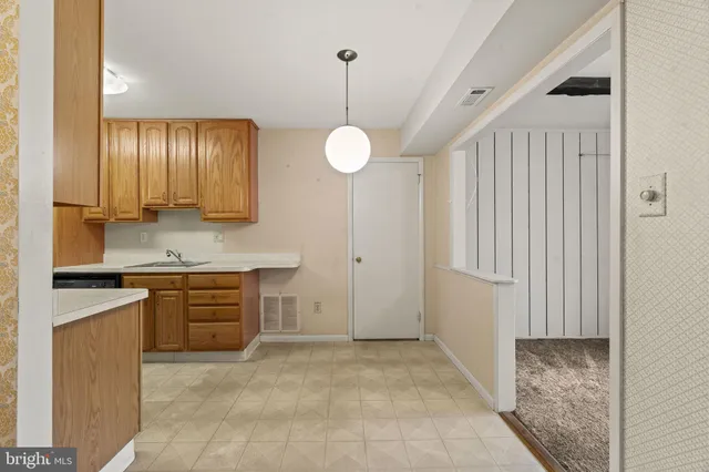 $224,900 | 16 East Bluebell Lane, Mount Laurel, NJ 08054