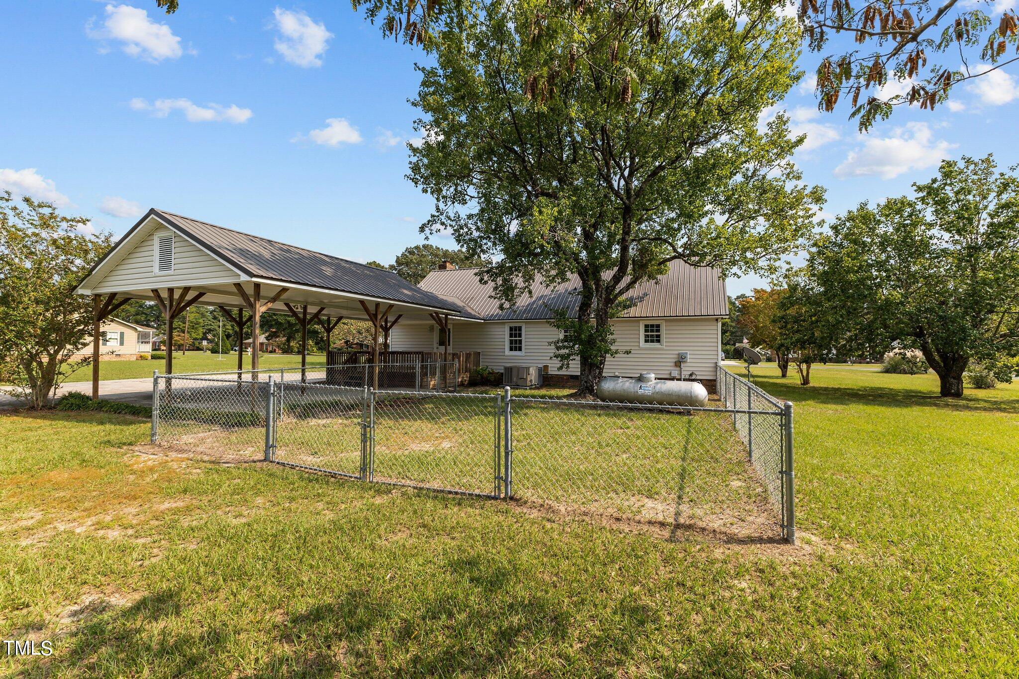 206 Cromartie Road Elizabethtown, NC 28337 - Photo 29 of 38 38-web-or-mls-AZ3A2843