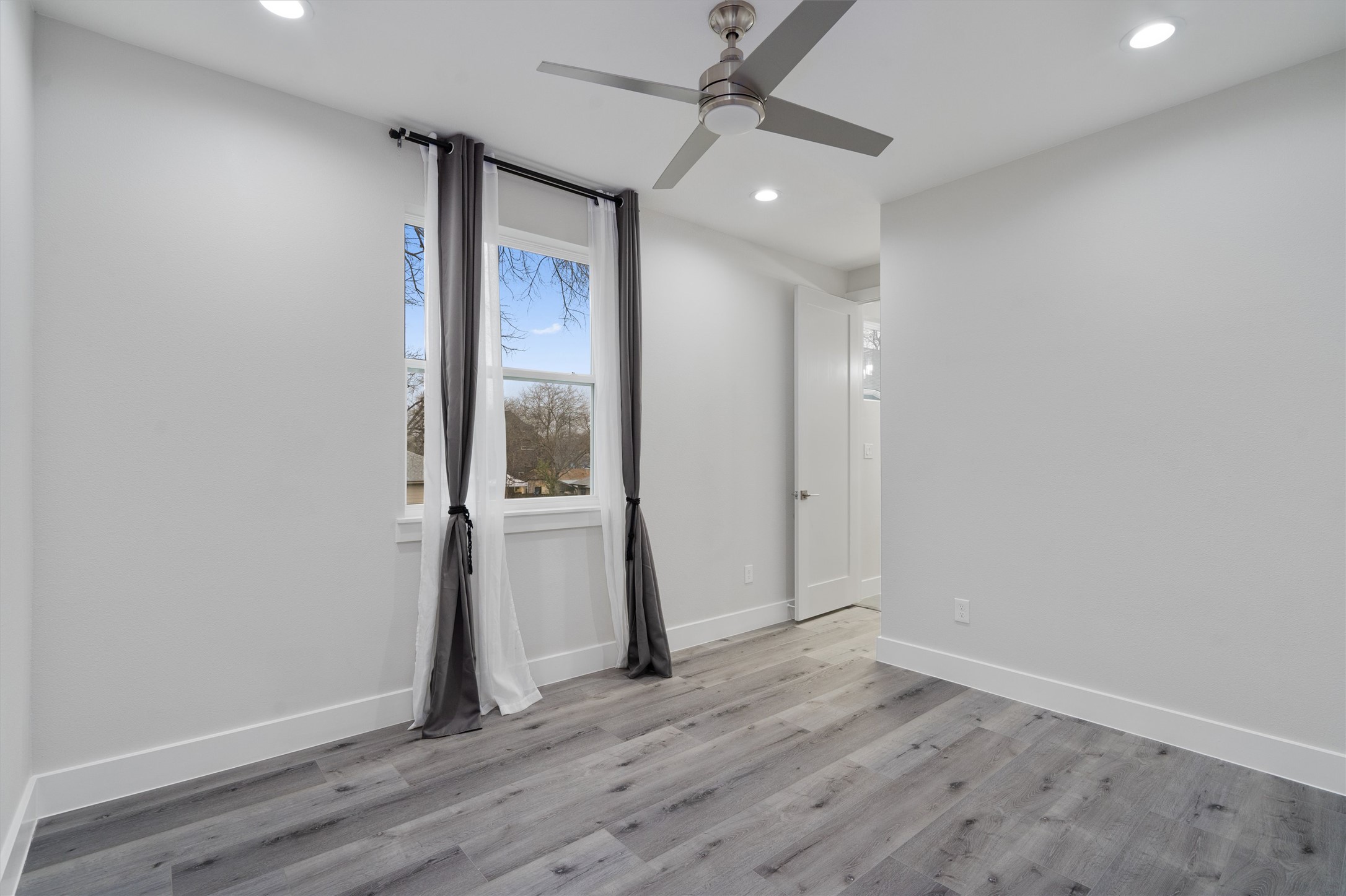 3919 East 16th Street, Unit 2 Austin, TX 78721 - Photo 17 of 22