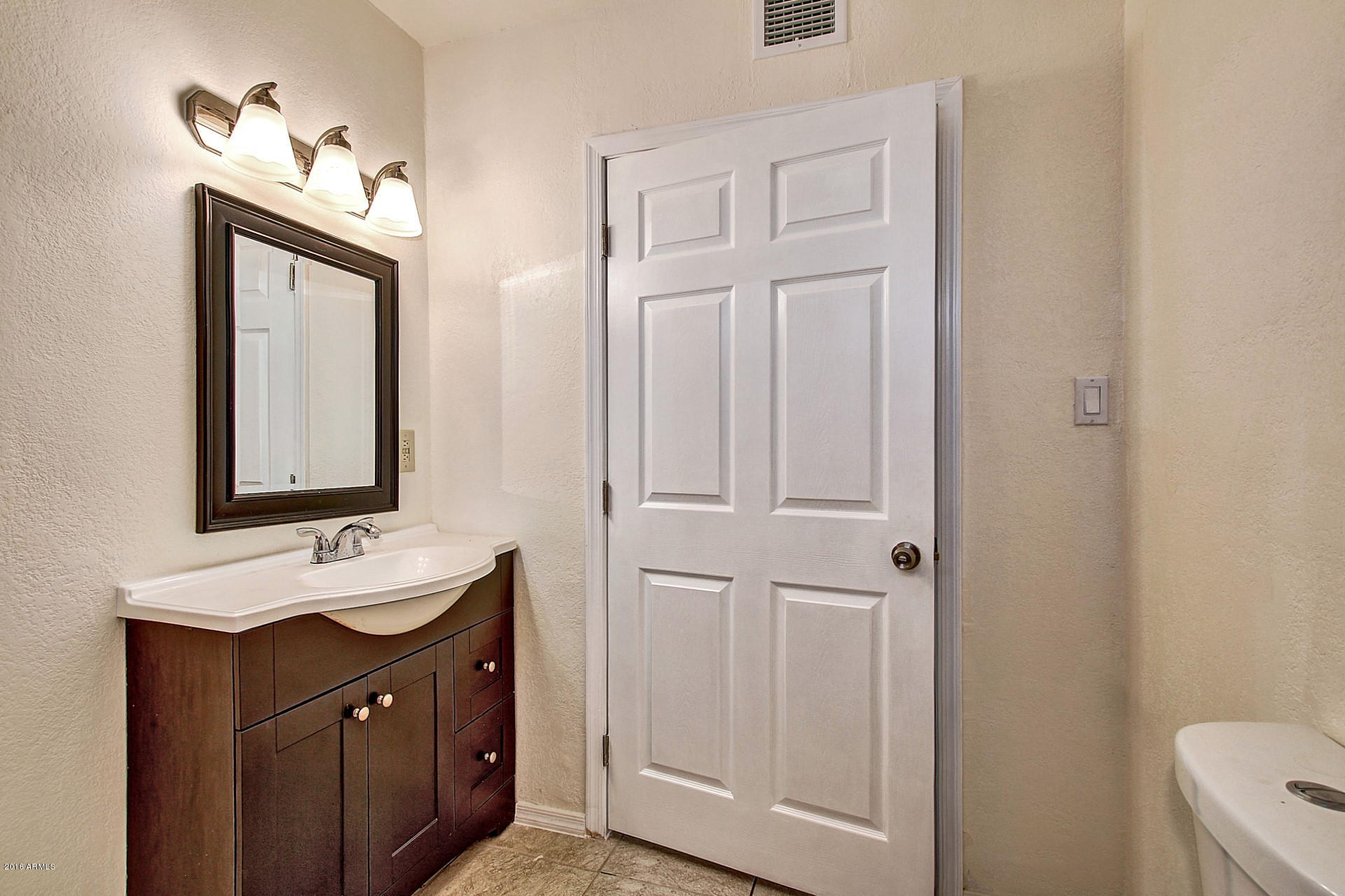 3302 East Almeria Road Phoenix, AZ 85008 - Photo 27 of 39 0026-Almeria (26)