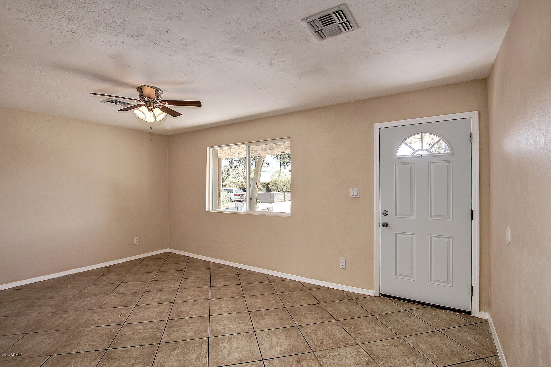 3302 East Almeria Road Phoenix, AZ 85008 - Photo 8 of 39 0007-Almeria (7)