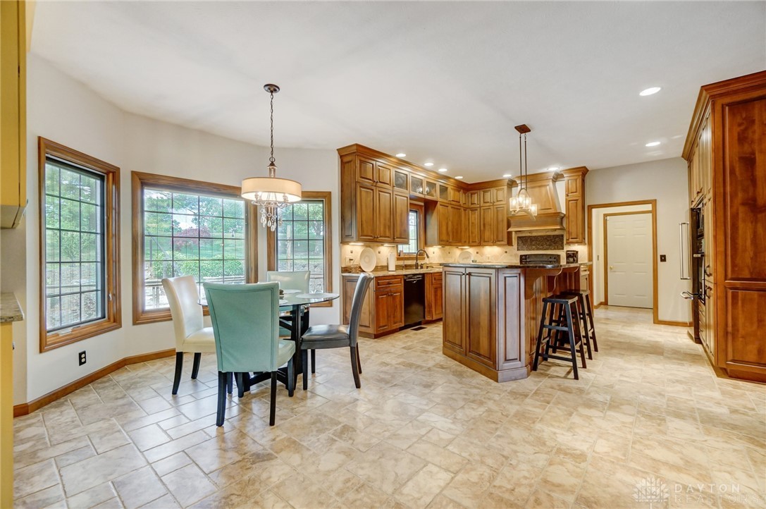 613 Rustic Trail Beavercreek, OH 45434 - Photo 22 of 98