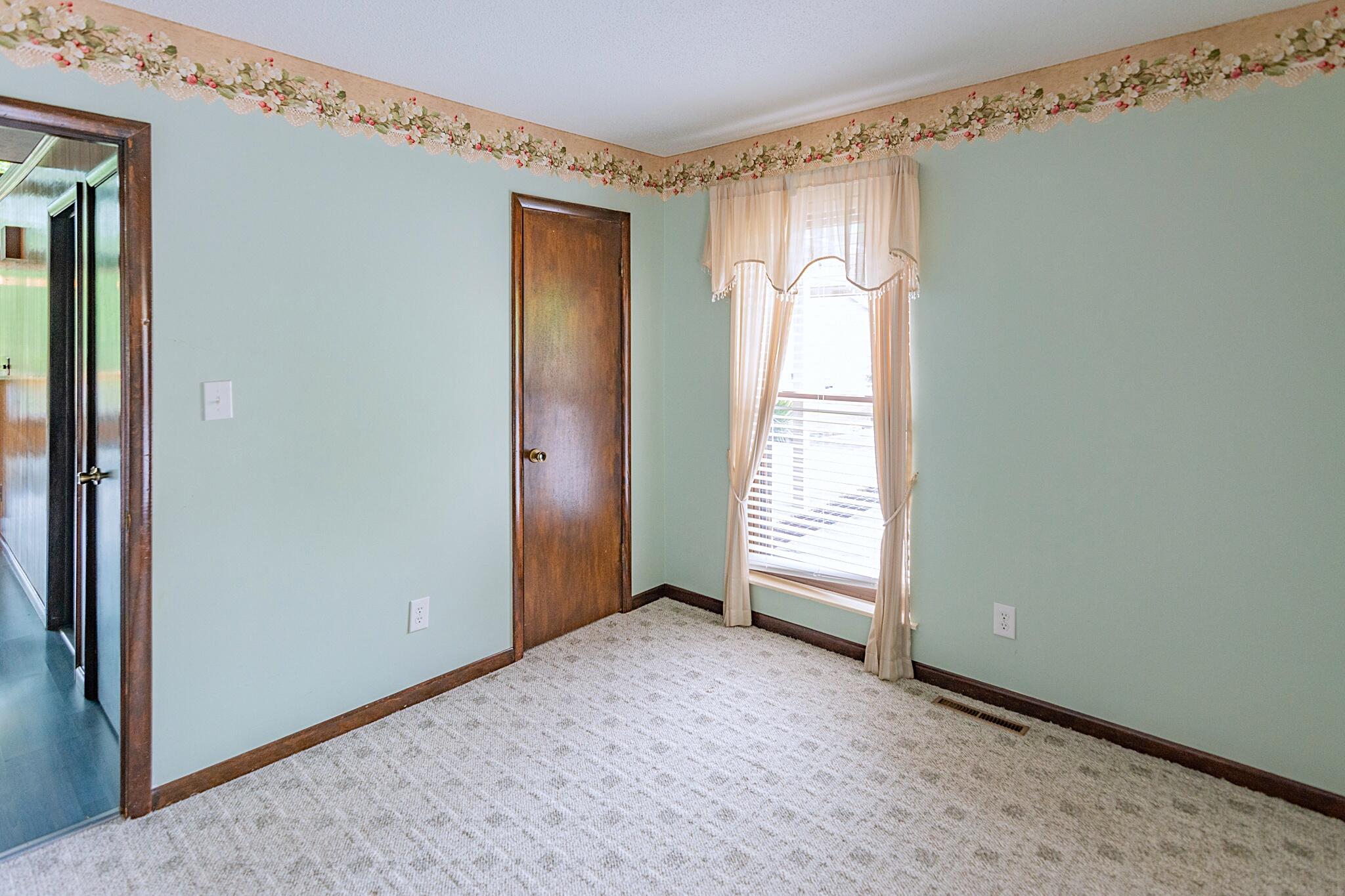 165 Lakeshore Court Spring City, TN 37381 - Photo 27 of 52 165LakeshoreCourt-27