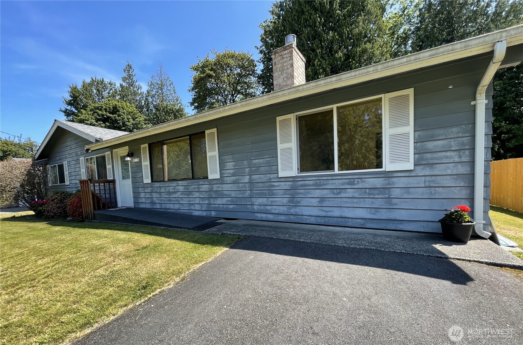 13320 191st Place Southeast Renton, WA 98059 - Photo 3 of 40 Gallery Image 3