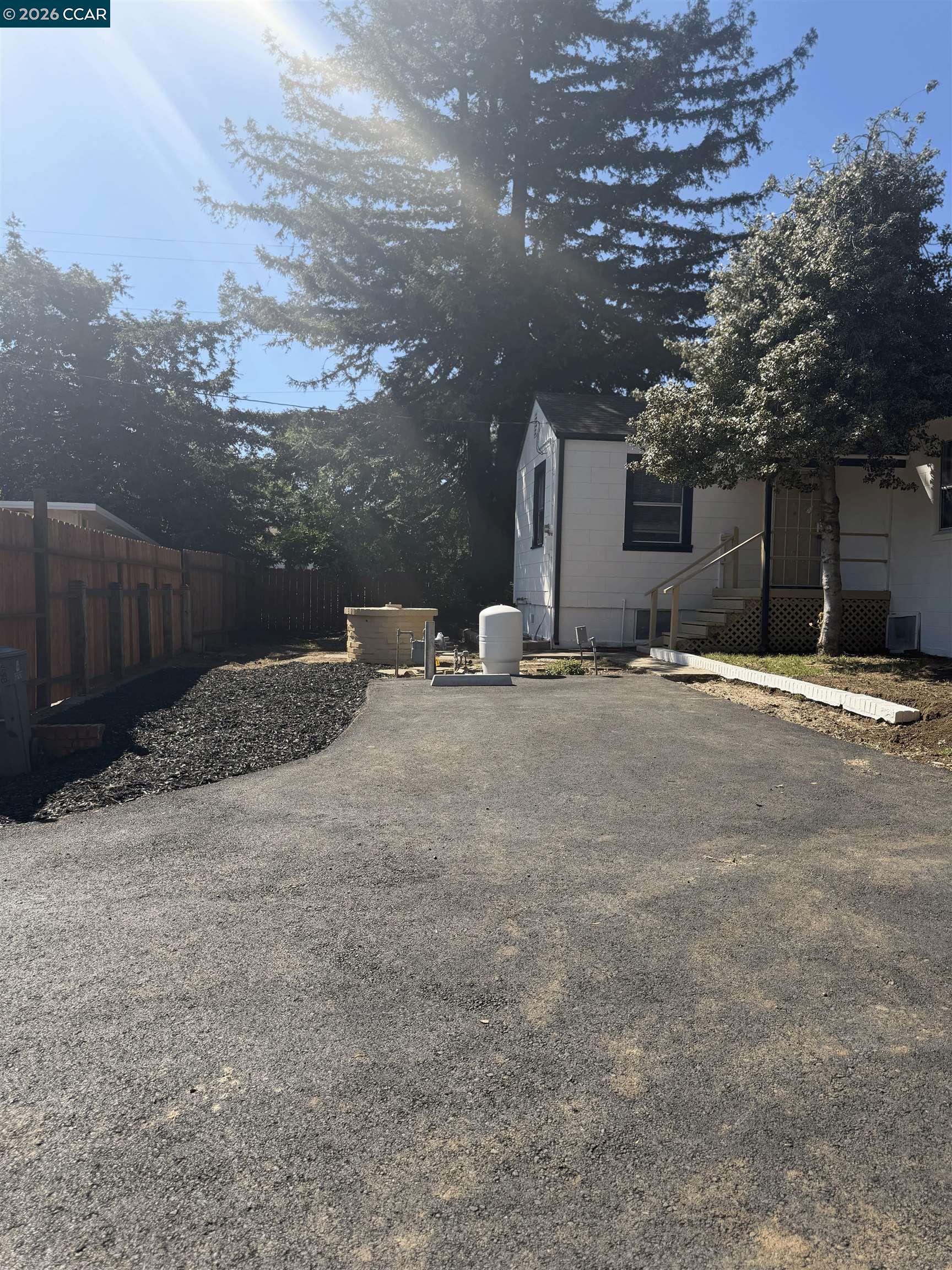 451 Maple Avenue Vallejo, CA 94591 - Photo 3 of 39