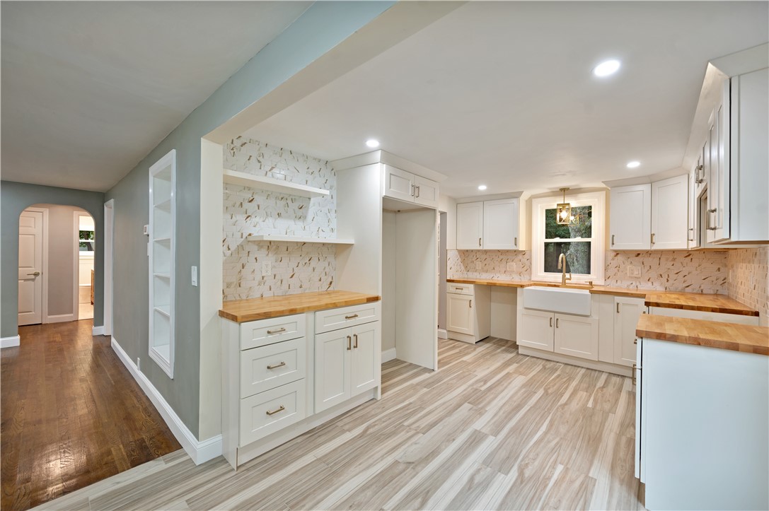 44 Chestnut Hill Road Glocester, RI 02814 - Photo 4 of 24