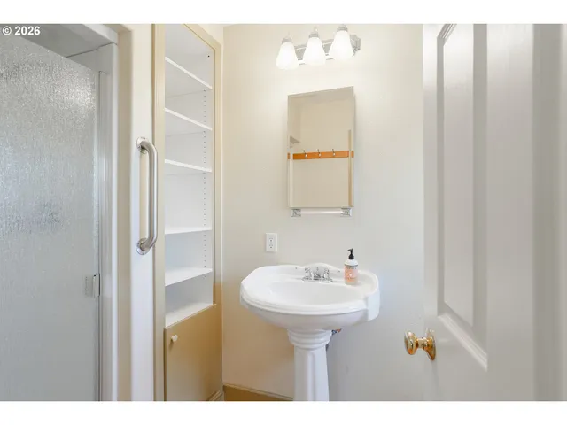 $675,000 | 1005 Reserve Street, Silverton, OR 97381