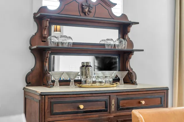 a view of fireplace with mirror