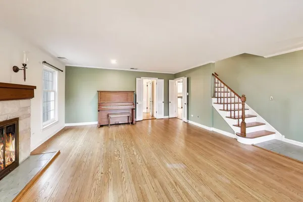 $679,500 | 621 East Grove Street, Arlington Heights, IL 60005