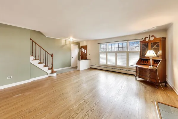 $679,500 | 621 East Grove Street, Arlington Heights, IL 60005