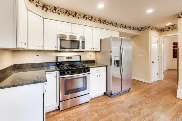 $679,500 | 621 East Grove Street, Arlington Heights, IL 60005